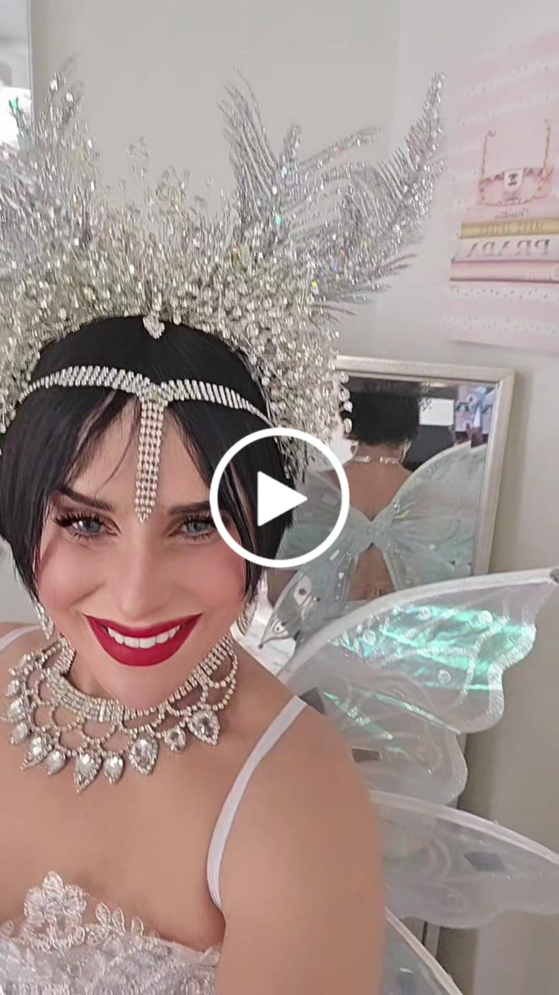Customer video review of Pixie Blue Prescription Coloured Contact Lenses