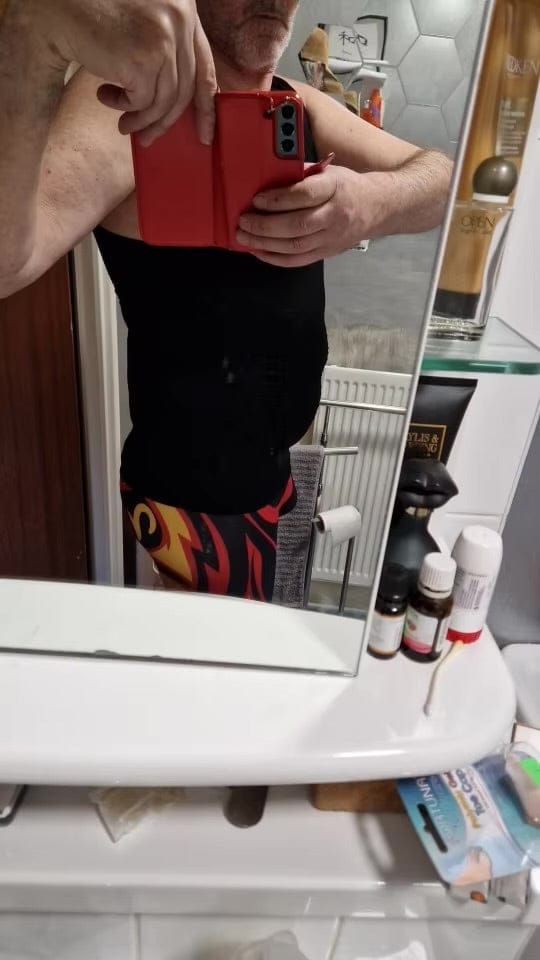 Customer photo review of Men Slimming Body Shaper