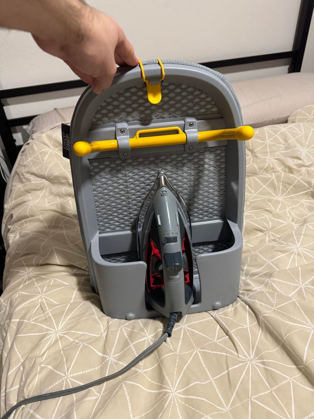 Customer photo review of Table à Repasser Pliable  – Votre Nouvel Allié Gain de Place