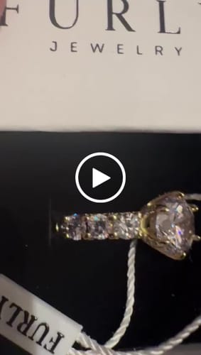 Customer video review of Magnifique  Ring