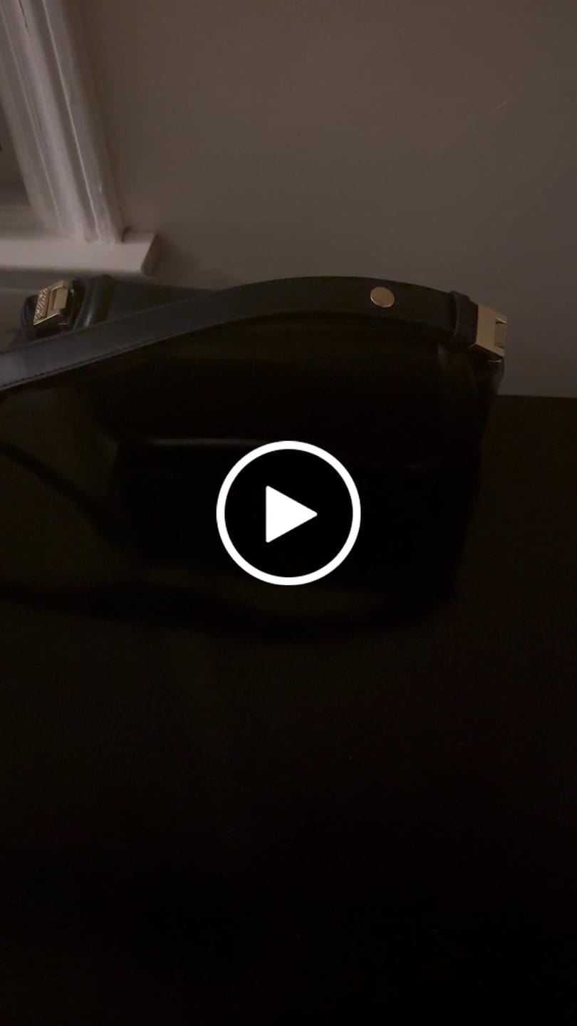 Customer video review of Vanilla Woods & Amber Plum
