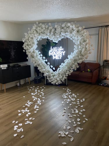Customer photo review of 8ft White Rose Flower Wall Romantic Atmosphere Heart Shaped Wedding Decoration Indoor