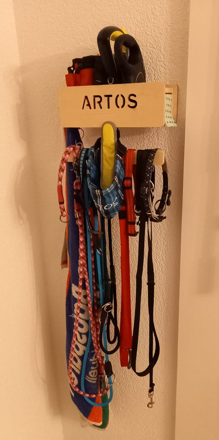 Customer photo review of PERSONALISIERUNG: Hundegarderobe L
