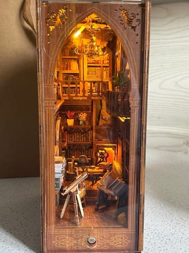 Customer photo review of Library of Books DIY Book Nook