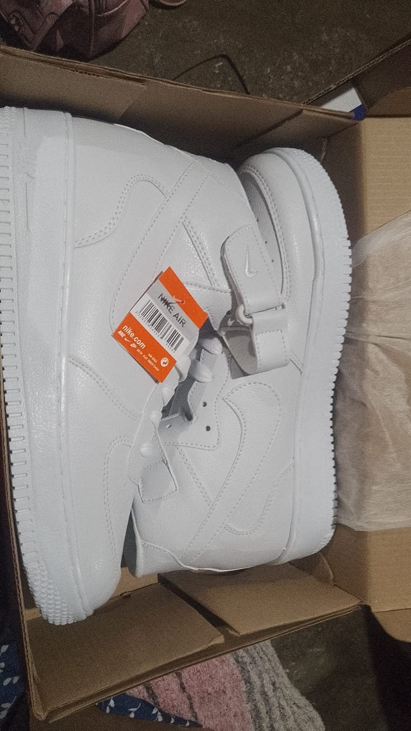 Customer photo review of Tenis 841 Blanco Total