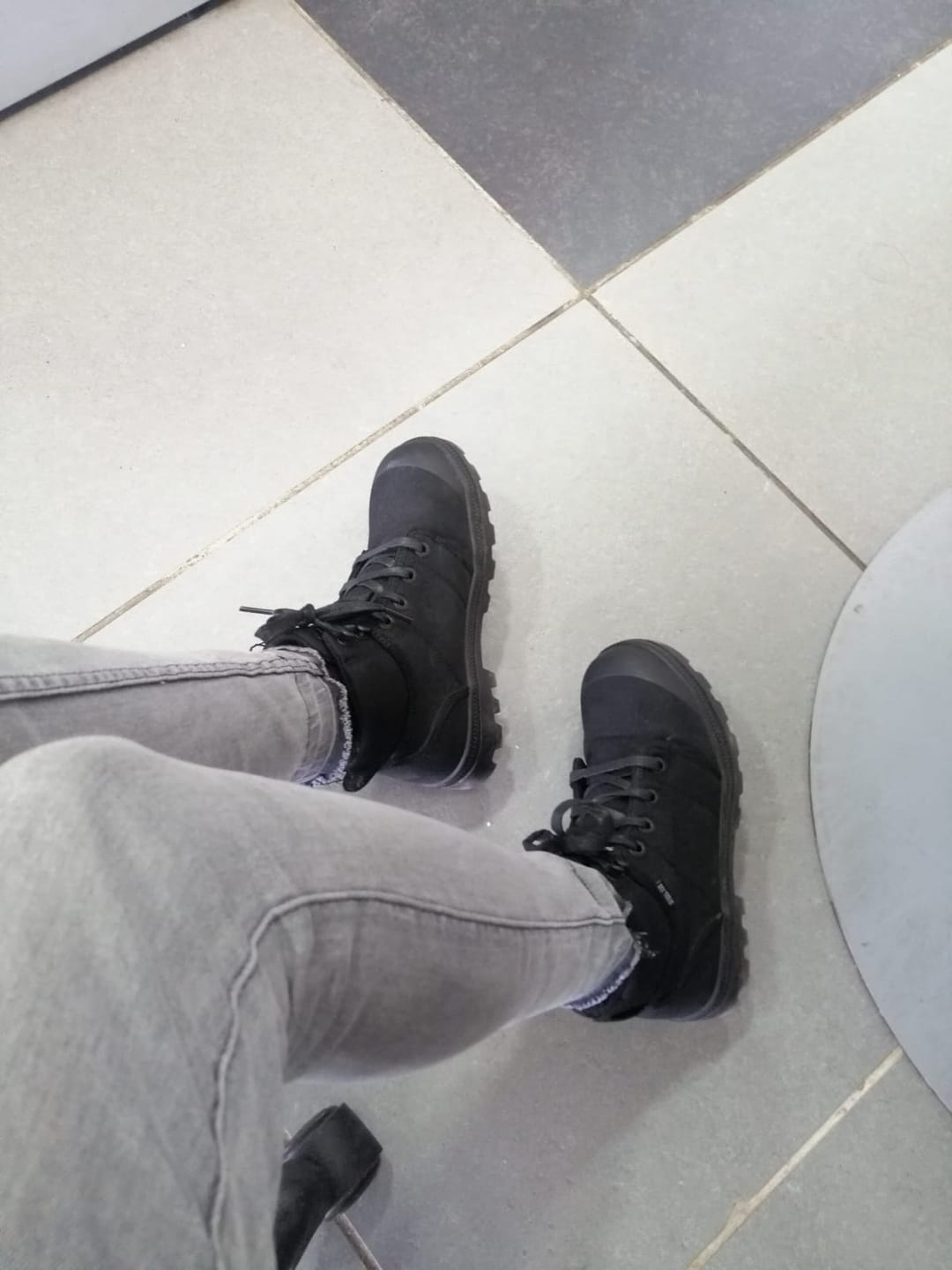 Customer photo review of Botín de Seguridad Skechers Darragh