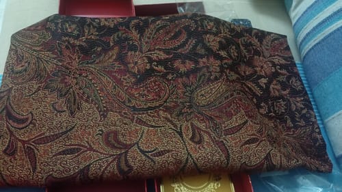 Customer photo review of Pashtush Women'S Jamawar Shawl, Faux Pashmina, Black