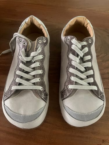 Customer photo review of Zapatilla A2. Plateada