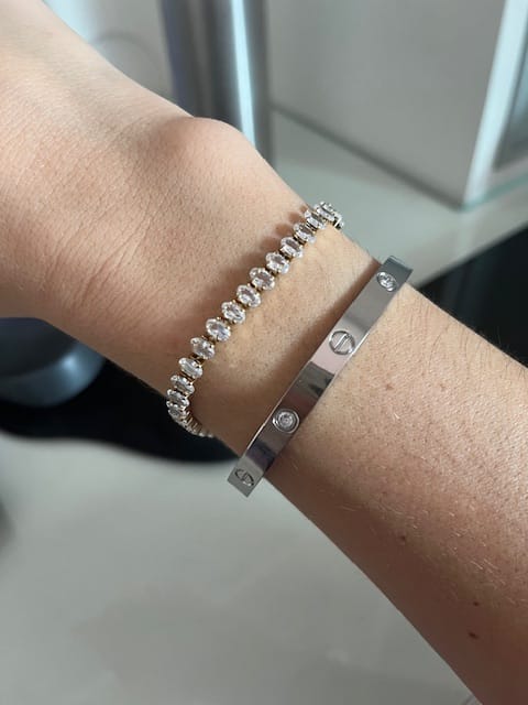 Customer photo review of Pulseira Riviera Banhada em Ouro 18k