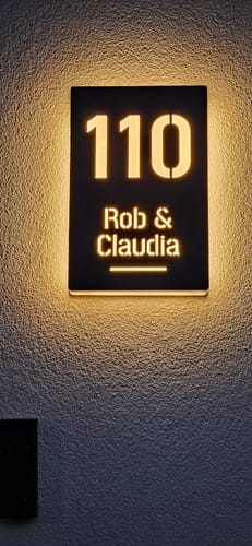 Customer photo review of Numero civico e testo luminoso modello Lux Vertical