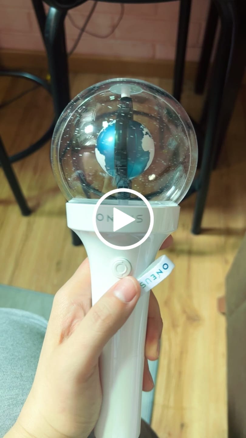 Customer video review of ONEUS - OFFICIAL LIGHT STICK VER.2