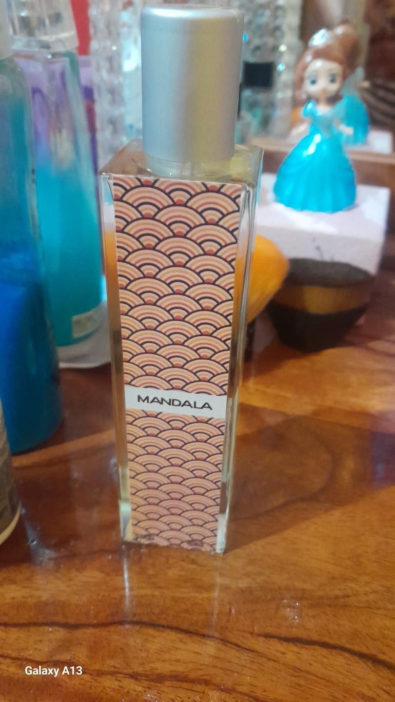Customer photo review of Radiant Glow - Inspirado en LA VIE EST BELLE LECLAT de LANCOME 100ml