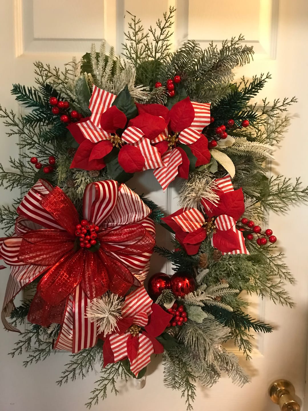 Customer photo review of 18" Oval Grapevine Wreath - DECOE-037