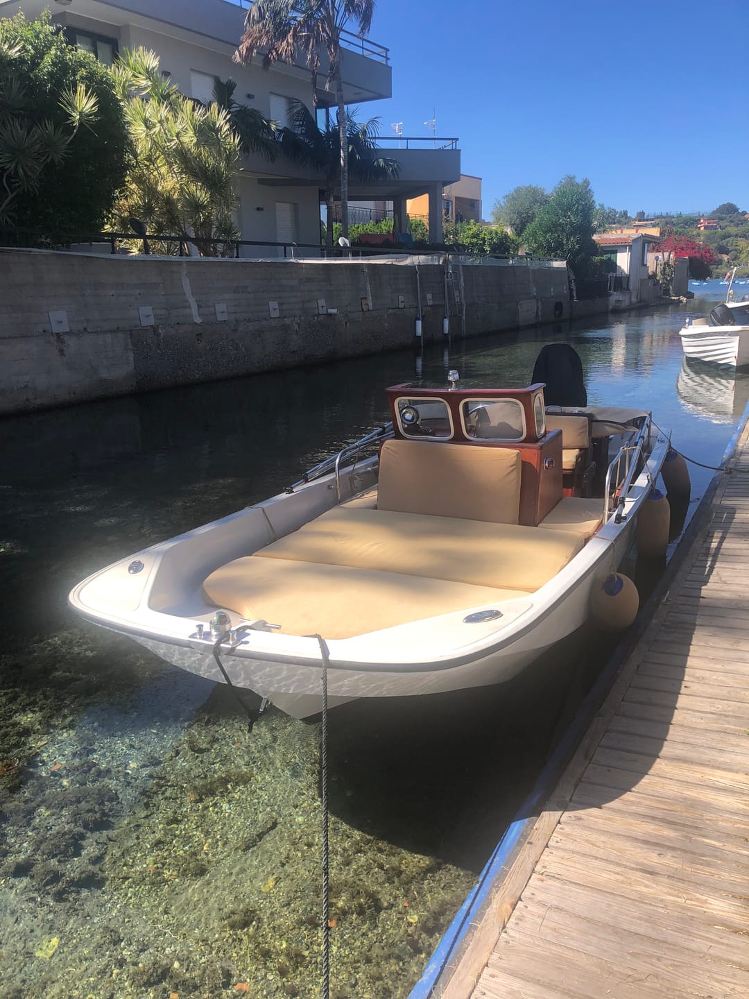 Customer photo review of Boston Whaler Classic Stern Light, Anchor Light (LED) 316 Stainless