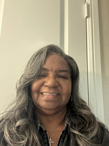 Customer photo review of Luvwin Ready To Go Custom Layerd Wavy Cut With Bangs Salt and Pepper 13x4 Frontal Glueless Wig