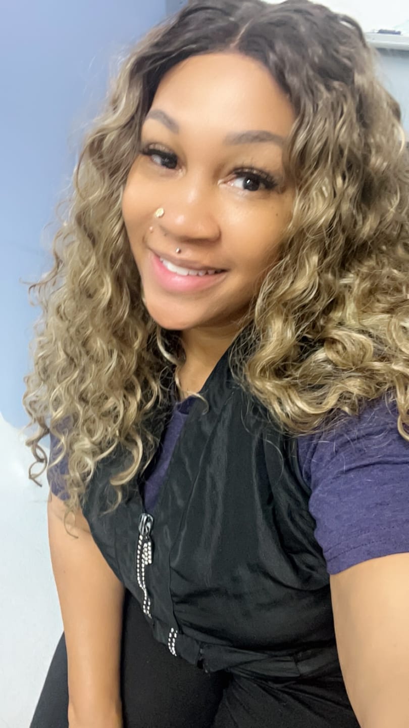 Customer photo review of Sensationnel Dashly Synthetic 5" Deep HD Lace Front Wig - LACE UNIT 39