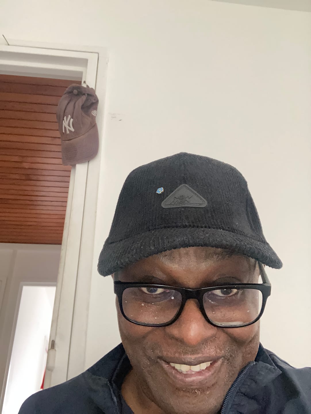 Customer photo review of Pin's Maçonnique Myosotis "Ne m'oublie pas" (bleu et or)