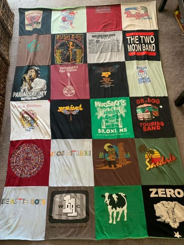 T-shirt quilt with music, concerts themes by Elizabeth from NJ