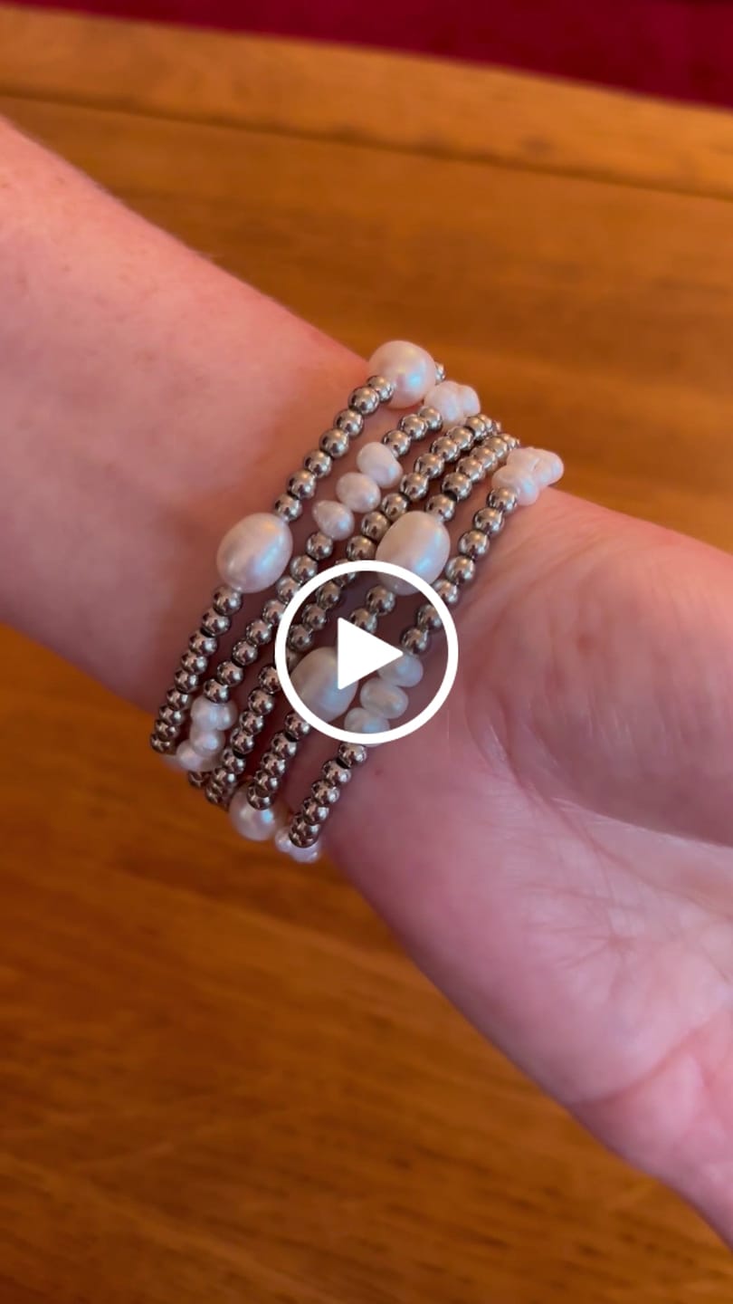 Customer video review of Pearl and Silver Stretch Apple Watch Strap