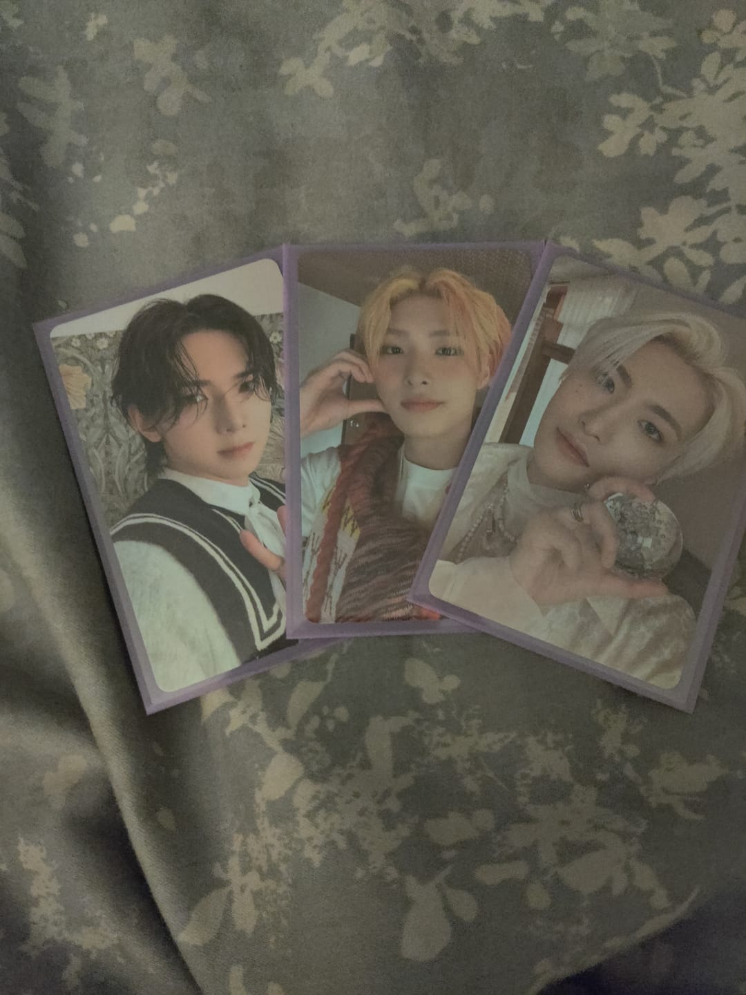 Customer photo review of PREMIUM SHIMMER PHOTOCARD SLEEVES - LILAC SHIMMER