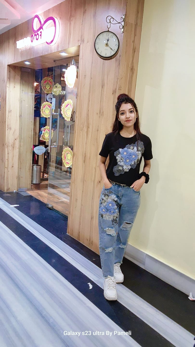 Customer photo review of Brisket Embellished Set of Top and Denims