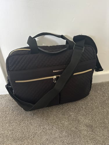 Customer photo review of Bonchemin 15.6 Inch Large Laptop Case for Women