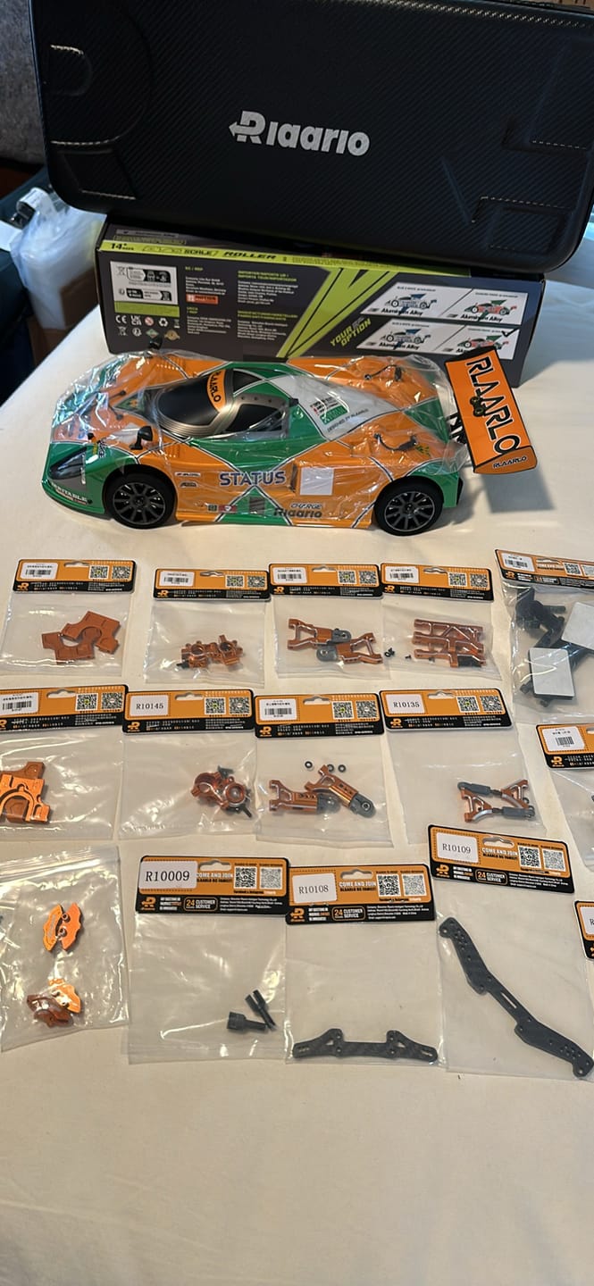 Customer photo review of Front Steering Hub Set For 1/10 Scale On-Road Cars