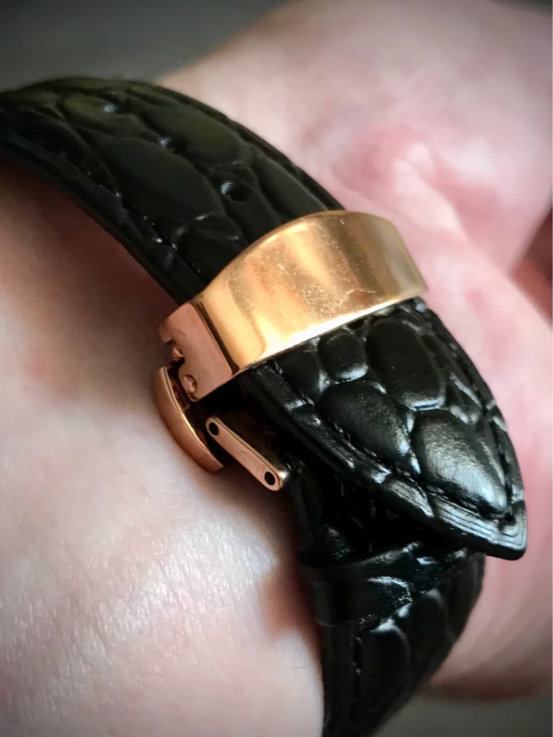 Customer photo review of Ticwatch Crocodile Pattern Leather Band - Rugged and Durable