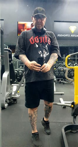 Customer photo review of Wolves - Pump cover - Oversized Gym T-shirt  - Acid Wash / White
