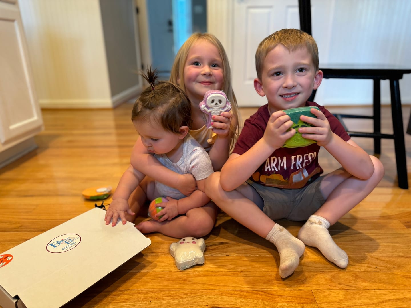 Customer photo review of HALLOWEEN Bath Bombs Gift Box with Holiday Themed Bombs - 8 ct