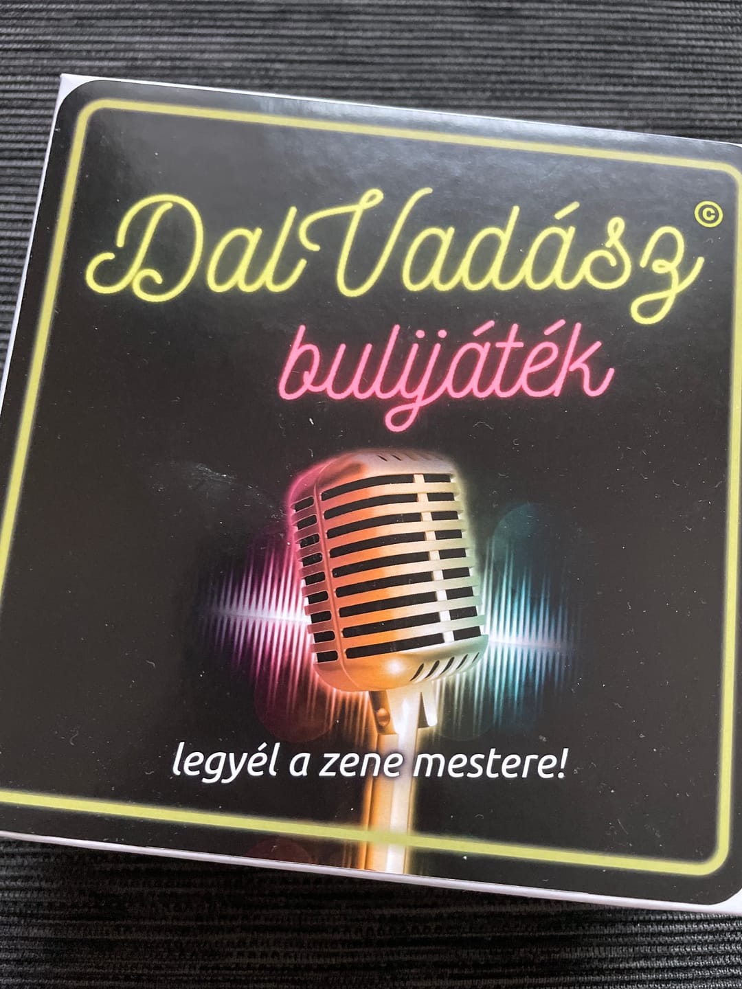 Customer photo review of Dalvadász bulijáték magyar zenékkel - KLASSZIKUS tavaszi Csomag (Alap csomag 144 kártya + 108 kiegészítő kártya)