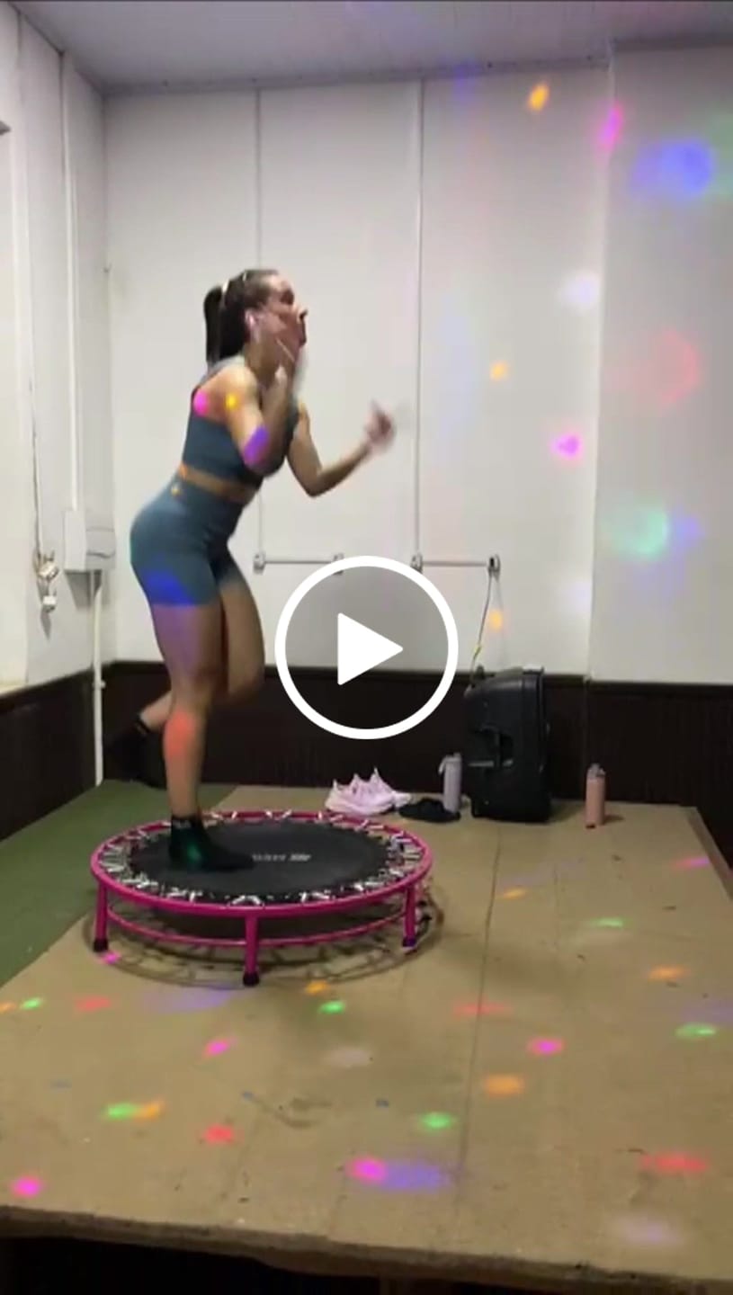 Customer video review of Mini Jump Trampolim Profissional 32 Molas