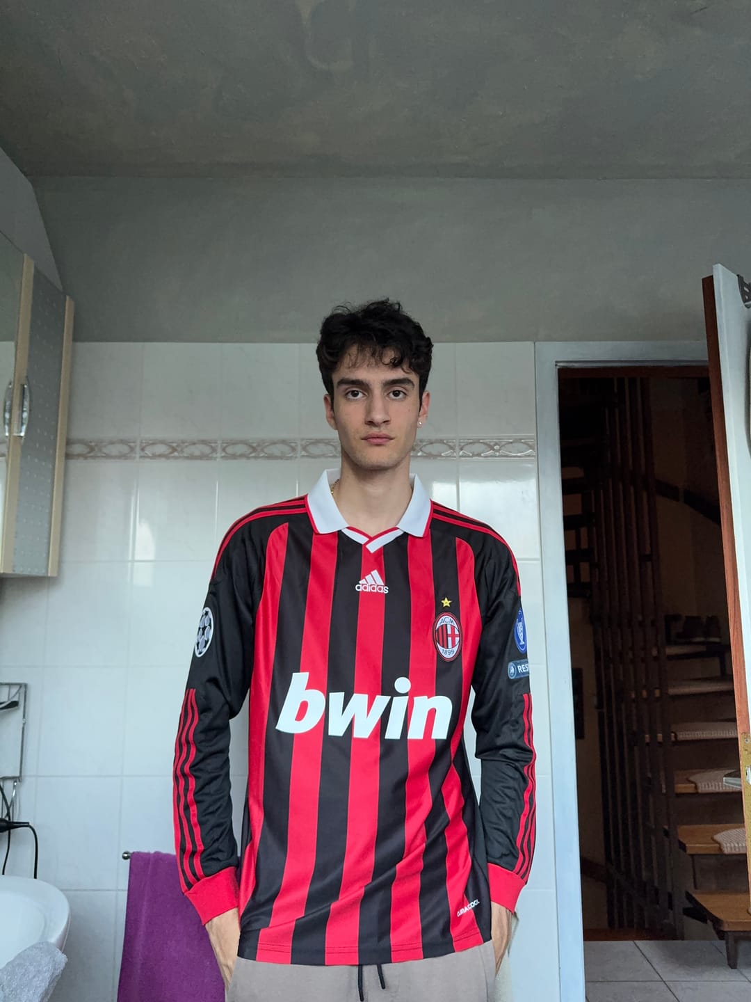 Customer photo review of Ronaldinho Milan 2009 2011 Retro Long Sleeve Jersey Maillot Trikot Maglia