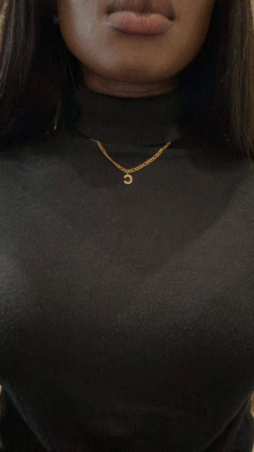 Customer photo review of Classic Letter Halskette | 18K vergoldet