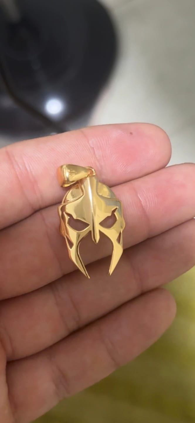 Customer photo review of GLADIATOR PENDANT - GOLD (28𝘮𝘮)