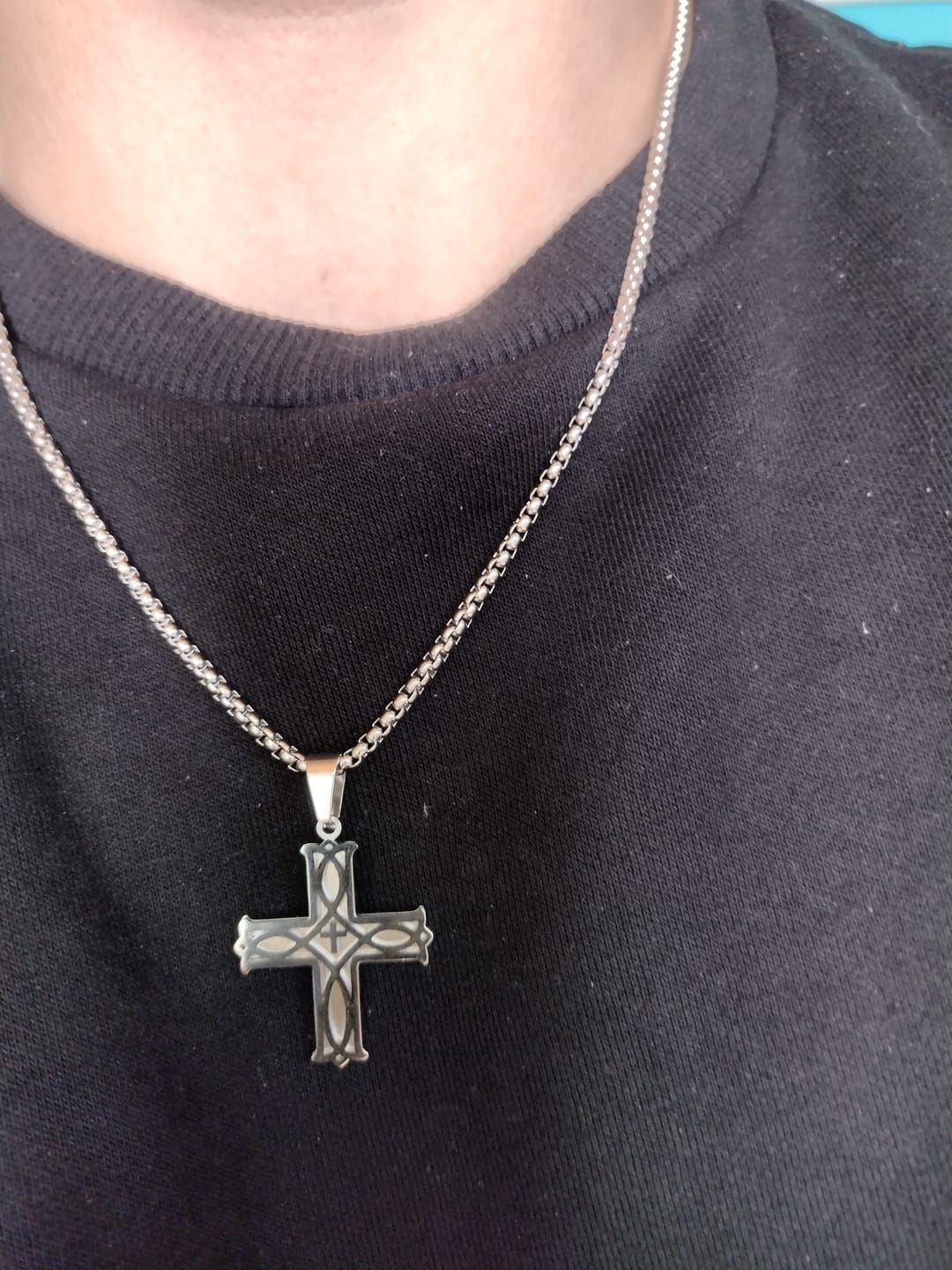 Customer photo review of Statement™ Kreuzkette
