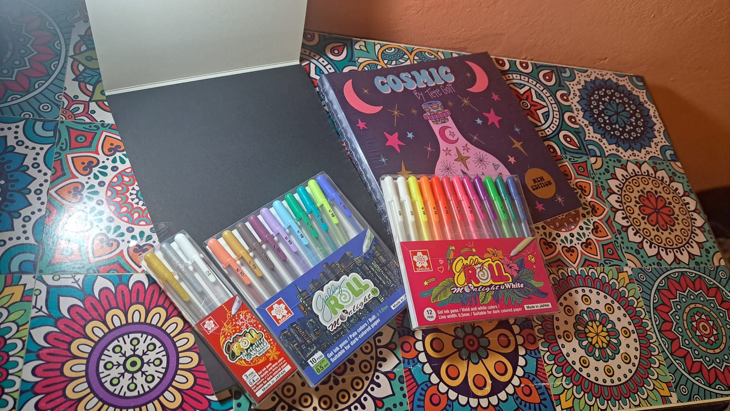 Customer photo review of Sakura Gelly Roll - Set 12 Lápices Tinta Gel Moonlight and White