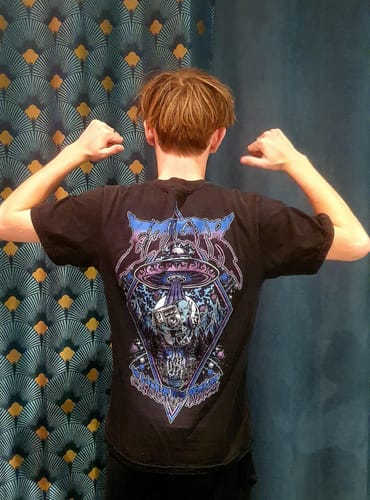 Customer photo review of I want to Rave - T-shirt