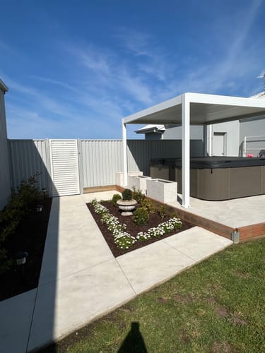 Customer photo review of Caribbean Motorised Freestanding  Louvre Roof Aluminium Pergola