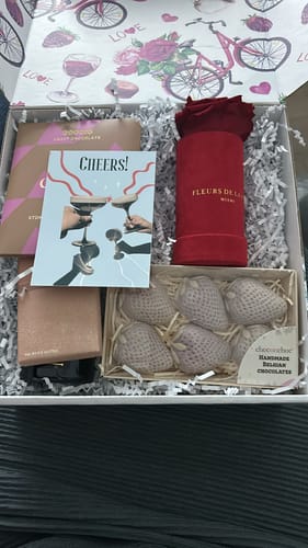 Customer photo review of Send The Love Gift Box