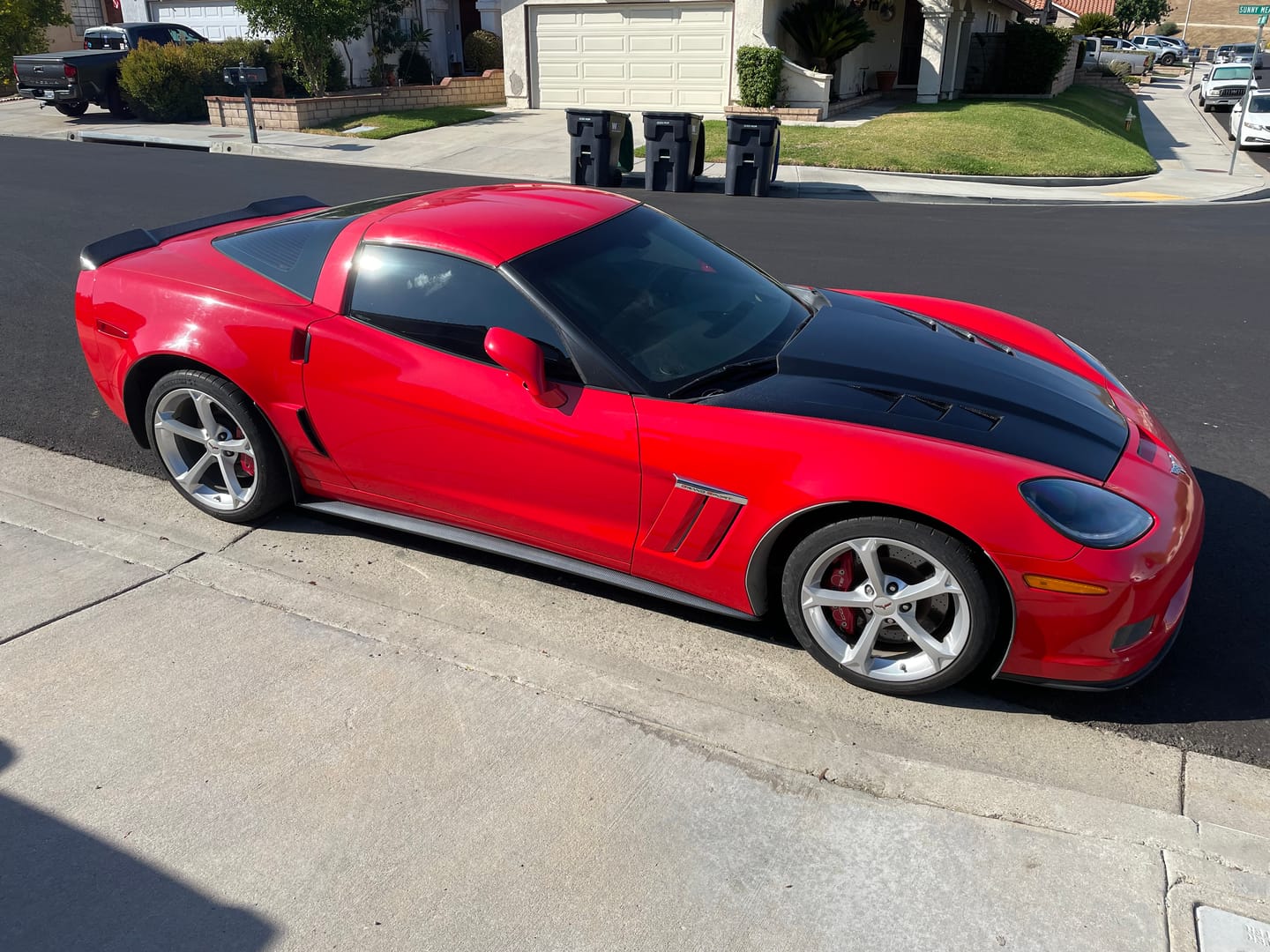 Customer photo review of Corvette C6 Grand Sport / Z06 / ZR1 Side Skirts Rocker Panels