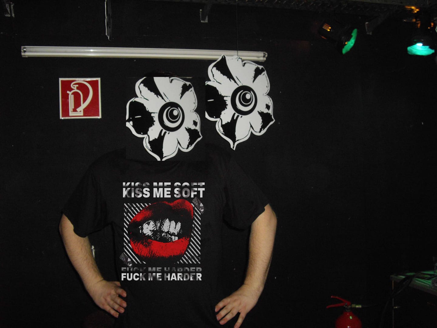 Customer photo review of "KISS ME SOFT – FUCK ME HARDER" Oversized Shirt