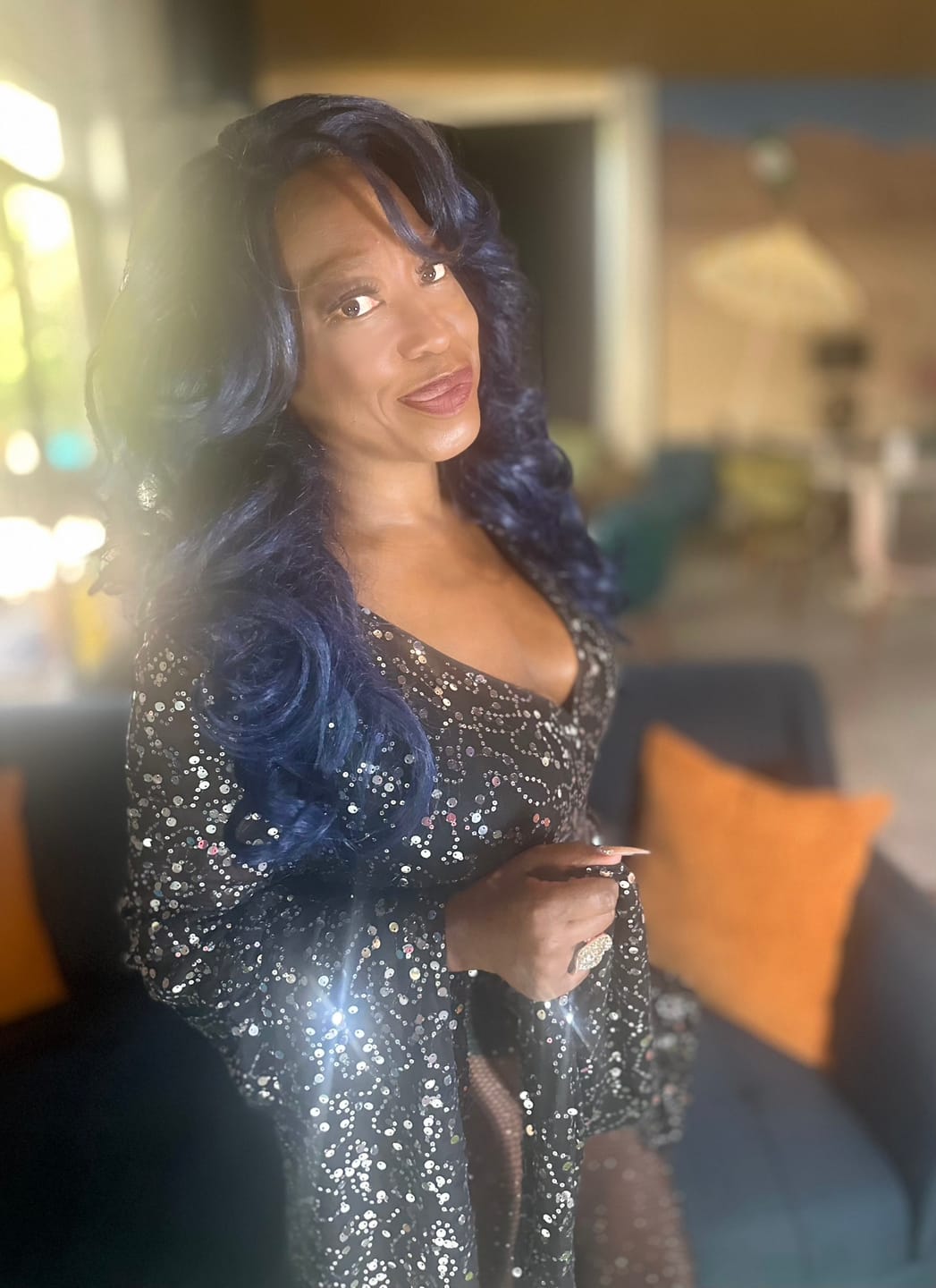 Customer photo review of Zury Sis Synthetic Invisible Top Part Lace Front Wig - IV-LACE H ARI 24 INCH