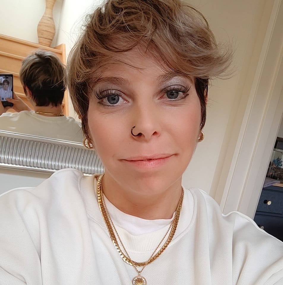 Customer photo review of Infinaluxe Dual-Sided Long Wear Lash Bond