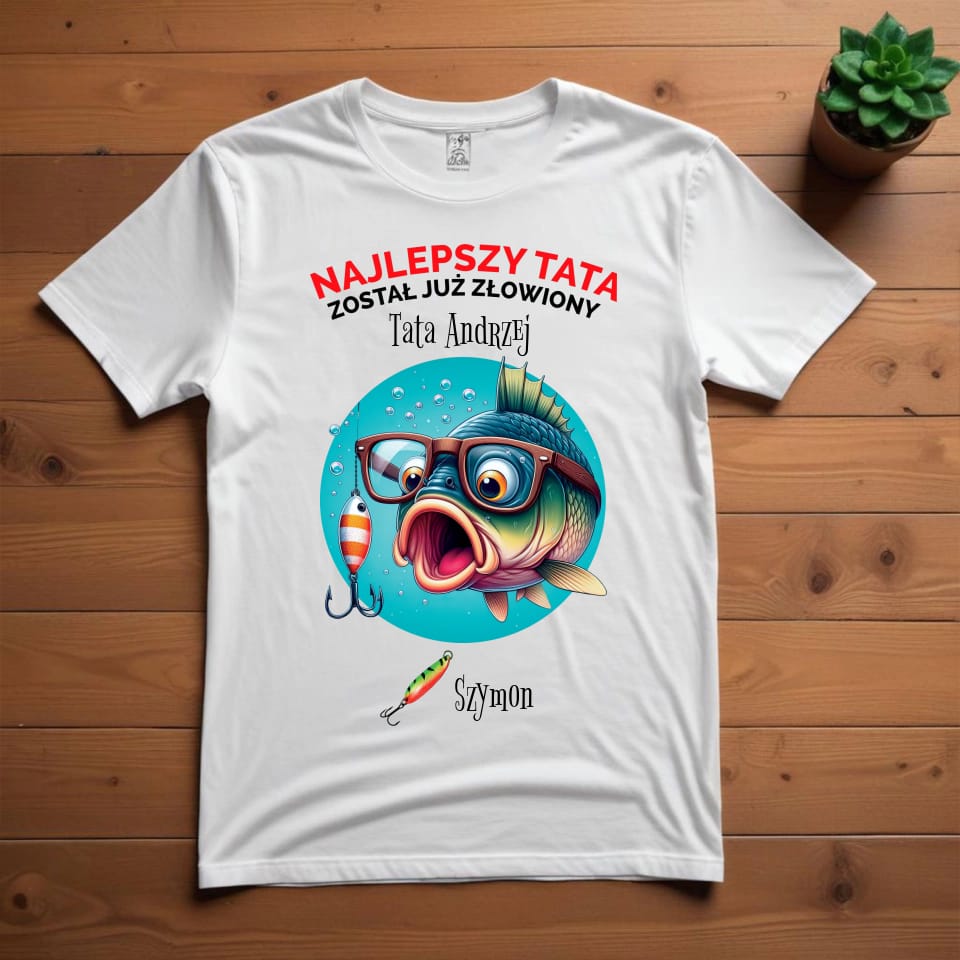 Customer photo review of NAJLEPSZY TATA ZOSTAŁ JUŻ ZŁOWIONY #2  - Koszulka, prezent dla taty