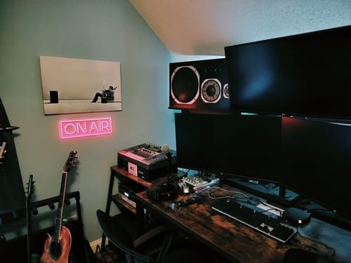 Customer photo review of Blown Away Guy Maxell Speakers Ad 1979