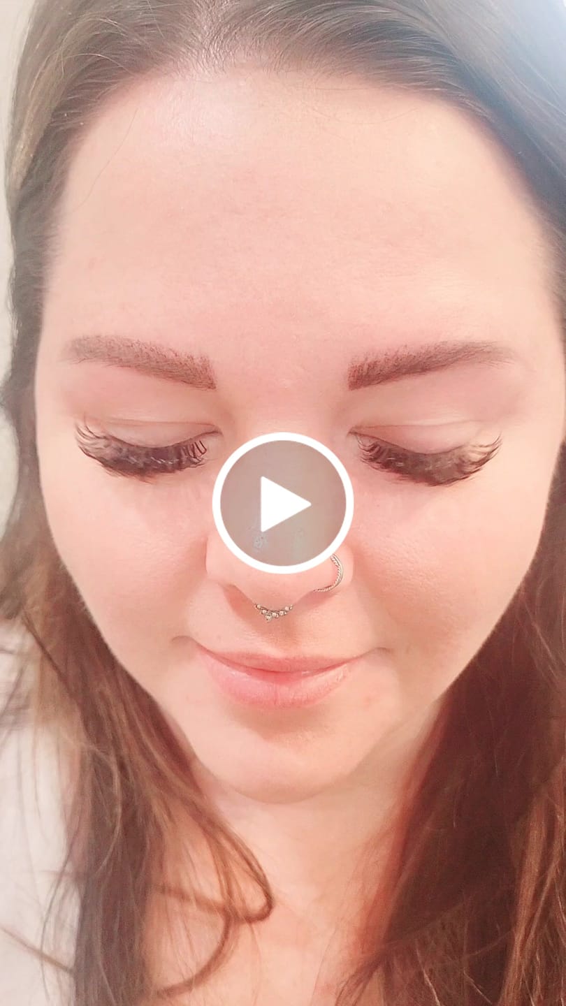 Customer video review of Cashmere Volume Lash Extensions 0.03mm