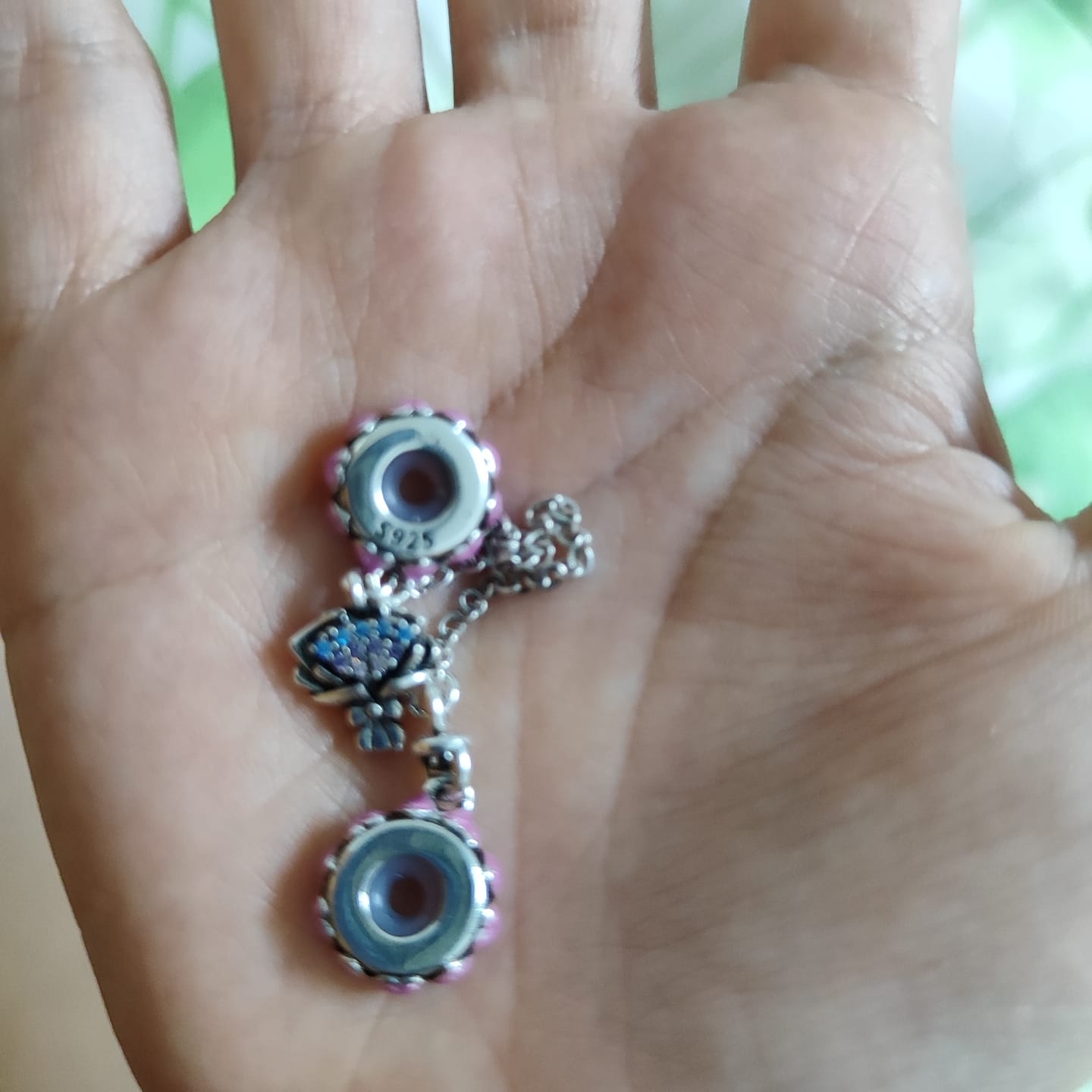 Customer photo review of Cadena de Seguridad Ramo de Flores y Corazones