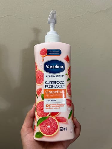 Customer photo review of Vaseline Grapefruit Superfood Lotion 320ml