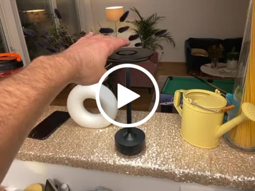 Customer video review of Bordslampa Iron - Portabel - Batteridriven 4000 mAH
